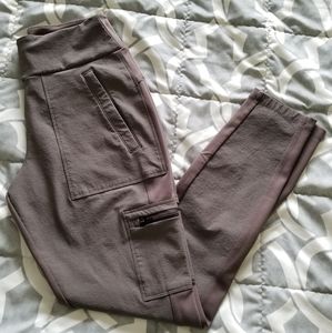 Athleta Headlands Hybrid Cargo Tight Size 6 Brown